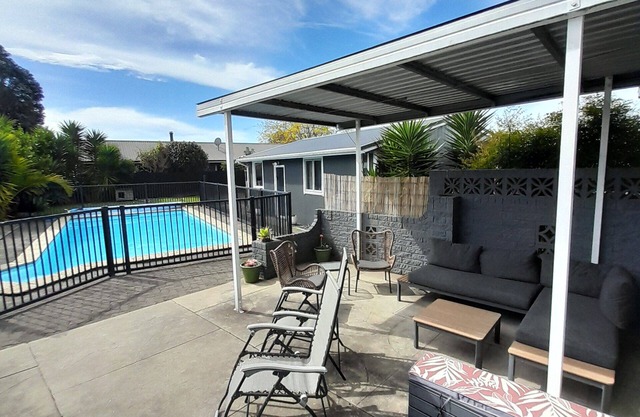 Small house with pool access close to Ohope Beach and riverside walk.