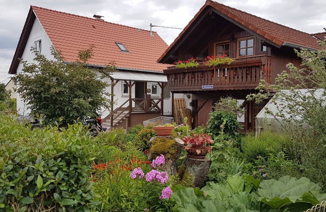 small & modern apartment & Monteurzimmer 65m² | 4 pers. Single beds + Wi-Fi + TV