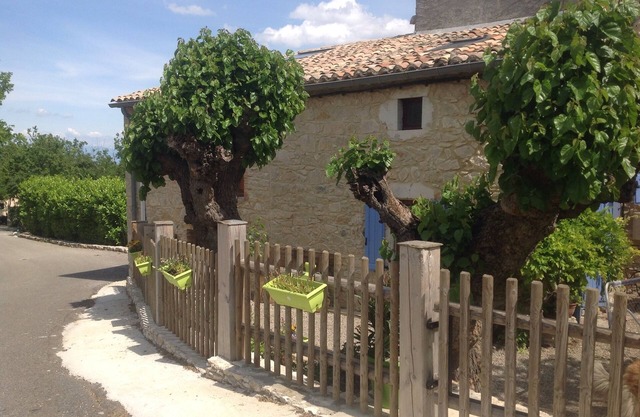 Small stone house, free wifi