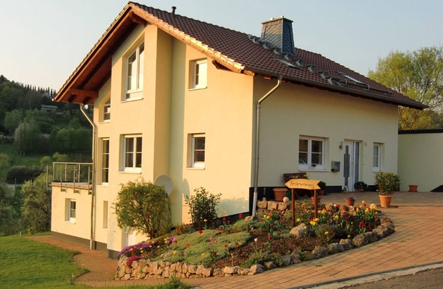 Small vacation apartment (65m²) with "beautiful view" Garden with playground