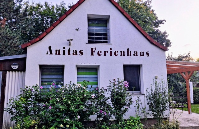 Small vacation home near Berlin for 4 pers. (3 E. or 2E+2K. up to 12J.)