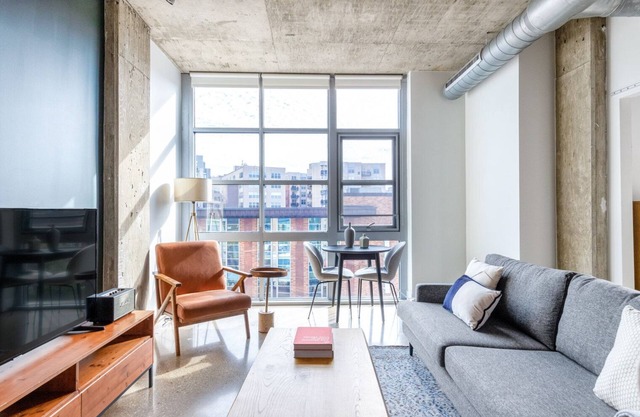 Smart Logan Circle 1BR w/W/D, Roof BBQ, walk to Metro, by Blueground