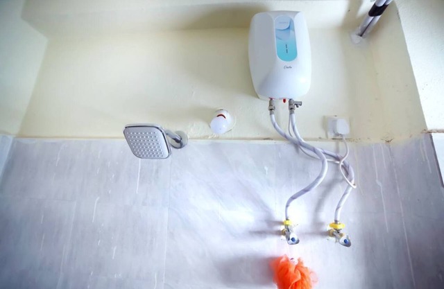 SN202 - Complete 2BHK with Kitchen, AC, TV, Sofa