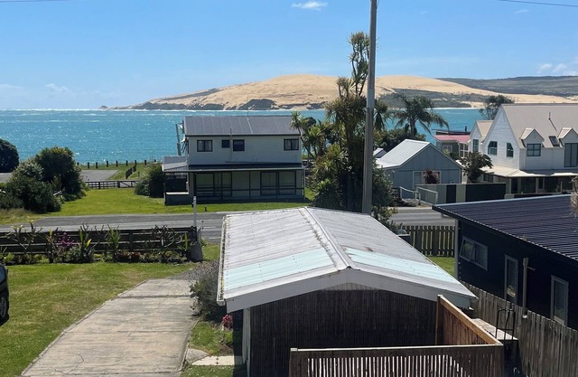 Sneezle Beezle Beach Apartment