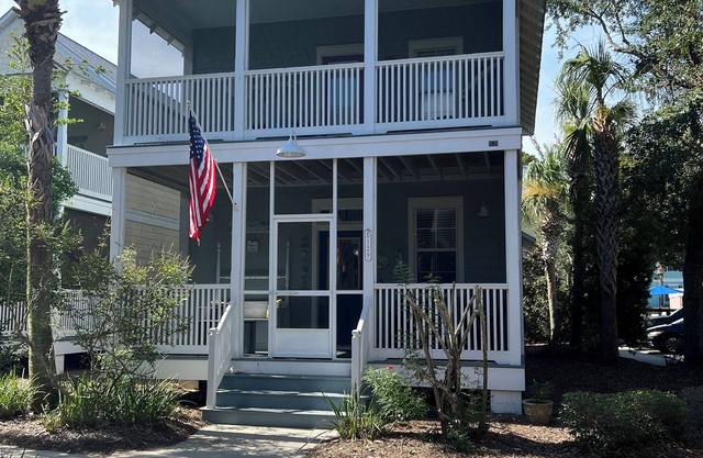 Snowbird rates available Nov-most of Feb! 3BR/3.5BA/3 pools/Hot Tub