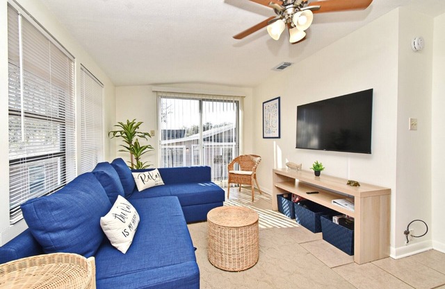 Snowbirds! Villa w/Private Lake, Golf, Pickleball, Disney/Universal