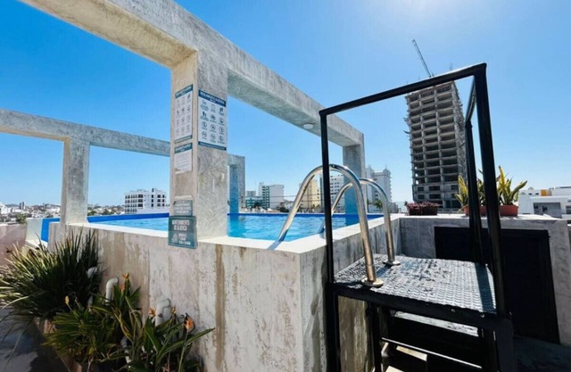 Soho 3 B one block from the beach