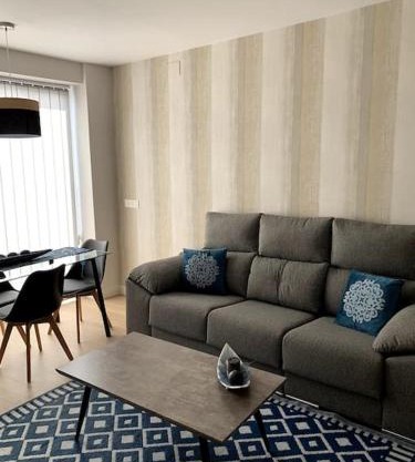 Soleada, amplia y renovada vivienda