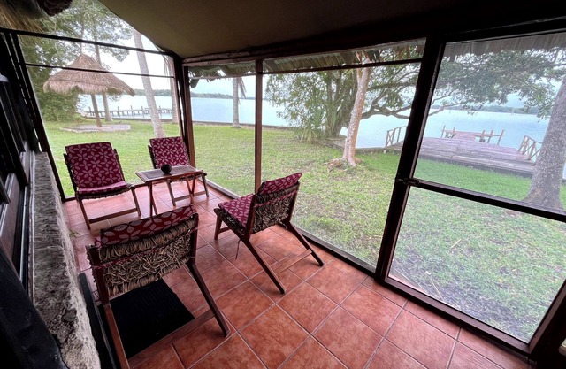 Soleada villa al pie de Laguna Milagros, a minutos de Chetumal y Bacalar