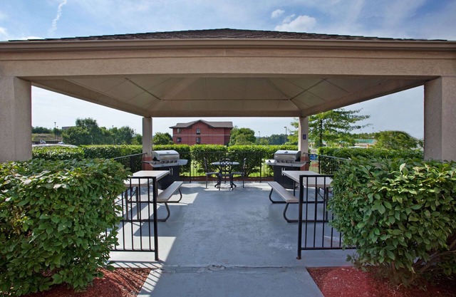 Sonesta Simply Suites Pittsburgh Airport