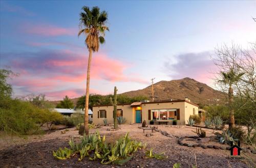Sonoran Desert Getaway with Cowboy Tub