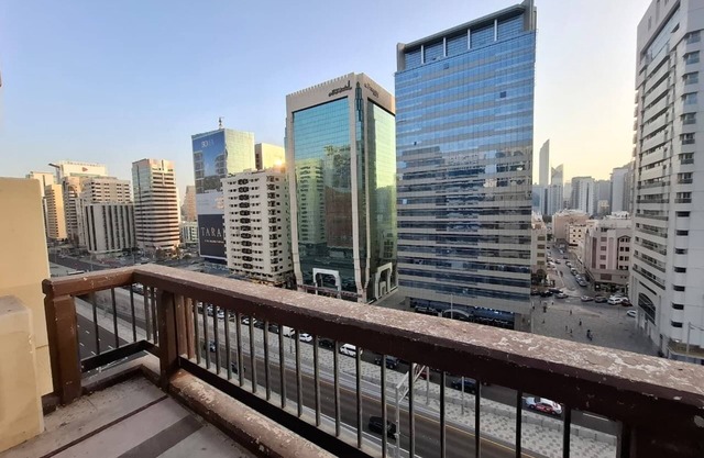 Soothing apartment with AC in fabulous Abu Dhabi - ROOM ONLY