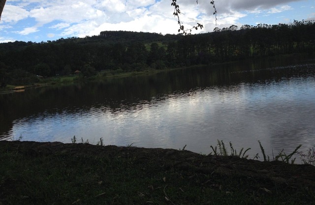 Soothing chalet with swimming pool, soccer field, lake, and WiFi in Atibaia