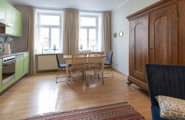 Soundproof windows, 1 min. to the subway, 2 stops to the center, 3 blocks.