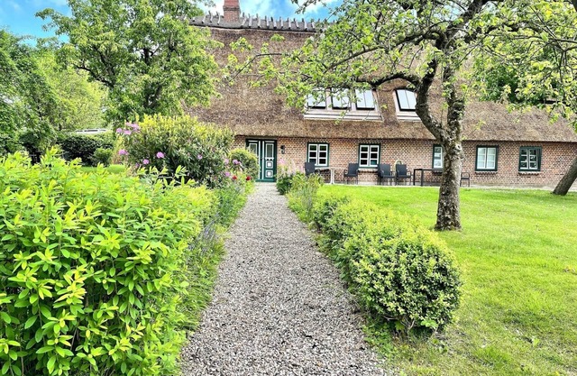 South - fireplace, shower bath, terrace, parking space, close to the beach, child-friendly