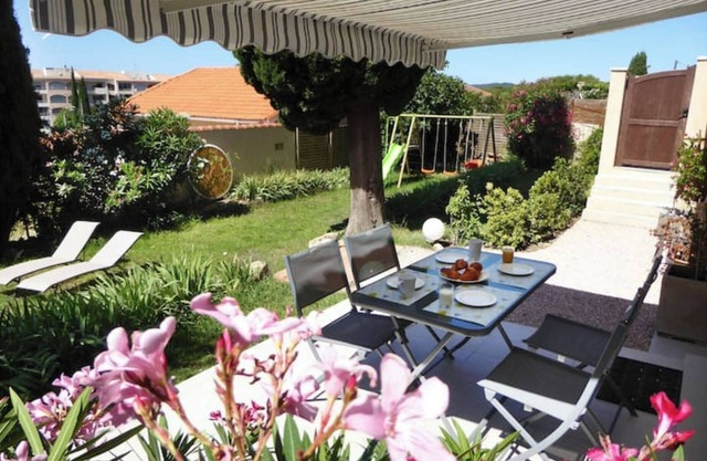 South garden villa near sea air conditioning/Wifi