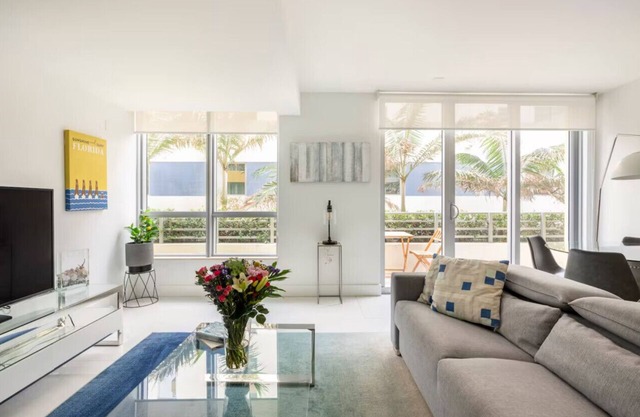 South of 5th Oceanfront W/Balcony Beach Access
