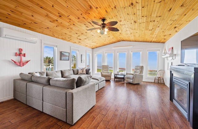 South Shore Waterfront gem With hot tub