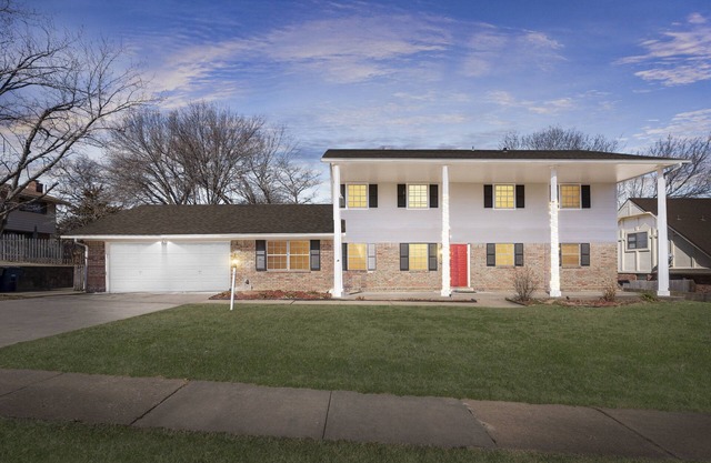 South Tulsa 5 Bedroom & 8 Beds | Luxury | 2 King Suites