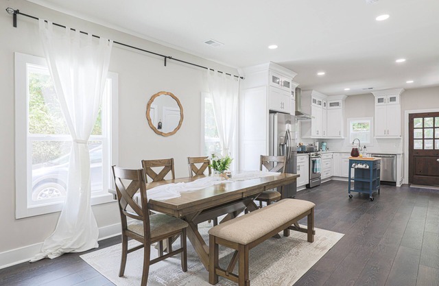 Southern Luxury Cottage Located in the Heart of Atlanta | Sleeps 12