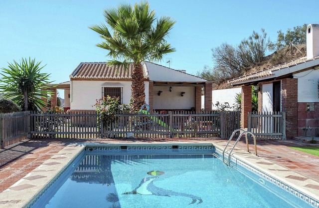 Spacious Cottage with Pool
