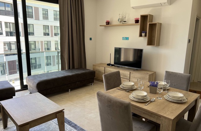 Spa, Gym, Pool, Netflix Included/Central/Spacious2