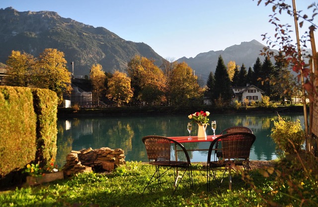 Spacious, light apartment with stunning views. Sleeps 4. Perfect getaway.