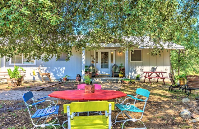 Spacious- 11 min to Yosemite toll- 13 guests- 7+ beds, pet- game room- 2000 Ft