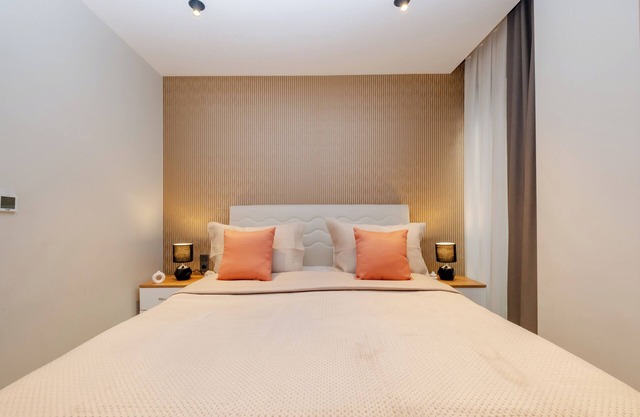 Spacious 2-bedroom apartment in marvelous Istanbul with AC