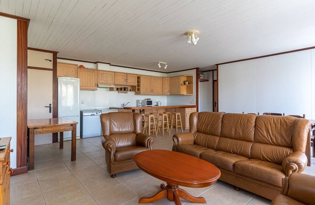 Spacious 2-Star House for 10, Near Beach, with Garden and BBQ - Mimizan
