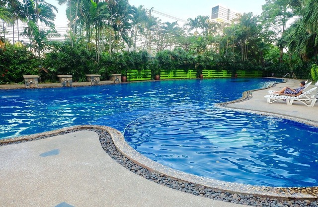 Spacious 2BD Downtown Bangkok | 1min BTS , Shopping Mall, Chatuchak Market 4289