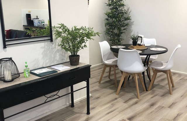 Spacious, 2BR Modern Apartment on Melbourne St - Perfect location, Free WIFI