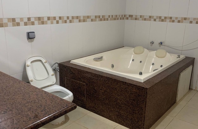 Spacious 3-bedroom house in lovely Jardim Botanico with WiFi, AC