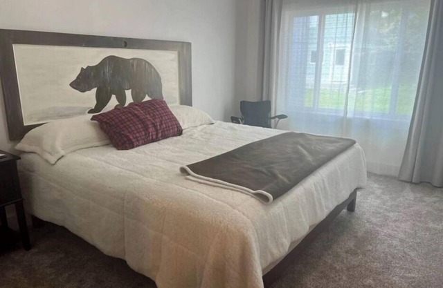 Spacious 3-bedroom apartment in beautiful downtown Ketchikan