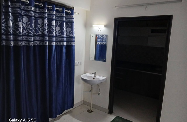 Spacious 3-bedroom apartment with AC, WiFi in cool Jaipur