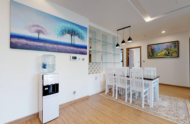 Spacious 3-bedroom apartment with WiFi, AC in Vinhomes Metropolis