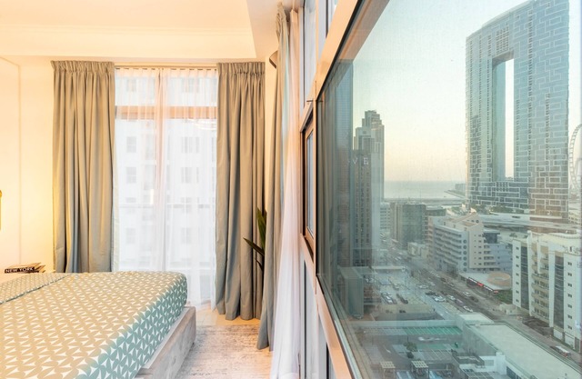 Spacious 3-bedroom apartment in beautiful Dubai with WiFi, AC, fitness room
