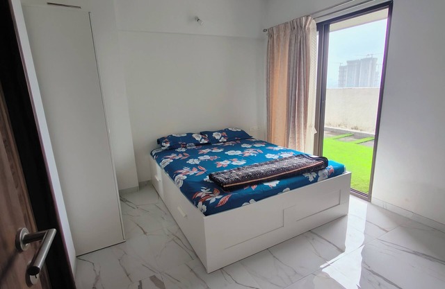 Spacious 3-bedroom apartment with AC, WiFi in charming Pune