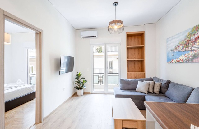 Spacious 3-Bedroom Dual Apartment in City Centre