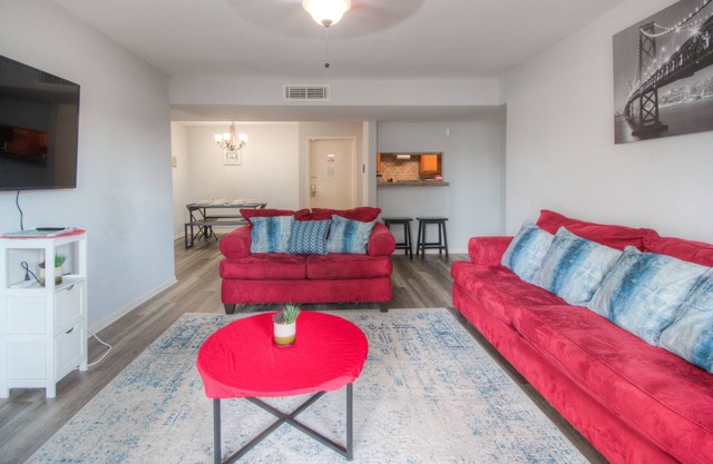 Spacious 3 BR, 2 BA Condo near Med Center & NRG, 20% discount