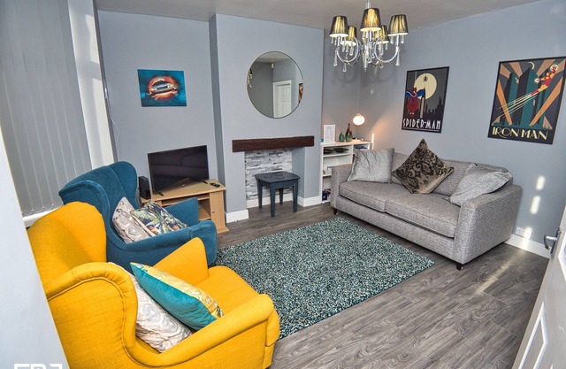 Spacious 3bedroom house sleeps 6 free wifi/carpark