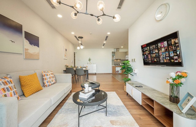 Spacious 3Brs Apt - Large Living room - Amazing Pool & Gym