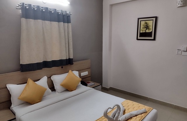 Spacious 4-bedroom apartment in lovely Hyderabad with WiFi, AC