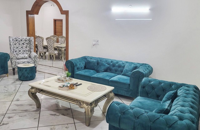 Spacious 4-bedroom apartment with WiFi, AC in fantastic New Delhi