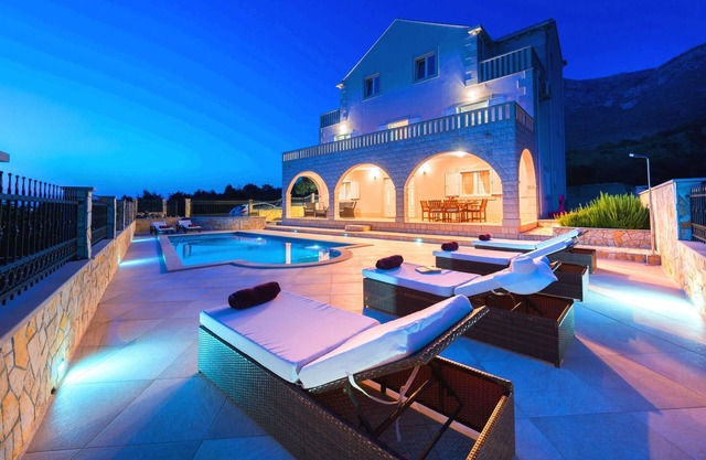 Spacious 4 bedroom home with Private heated Pool