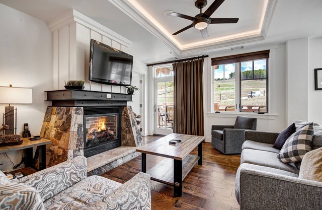 Spacious 4 Bedroom Condo Steps from Winter Activities by RedAwning