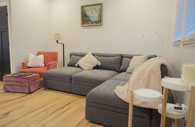 Spacious 4-bedroom house 5 min to Downtown and Lucas Oil Stadium