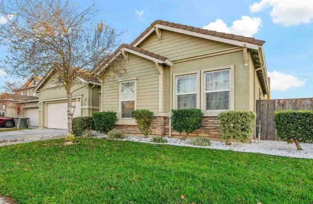 Spacious 4 BR home-Near UC Merced- quit neighborhd
