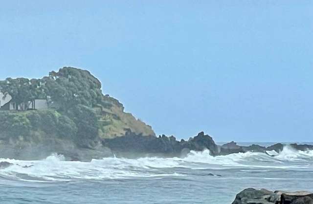 Spacious 4-bedroom Marina condo with AC, WiFi in fabulous Vila Franca Do Campo