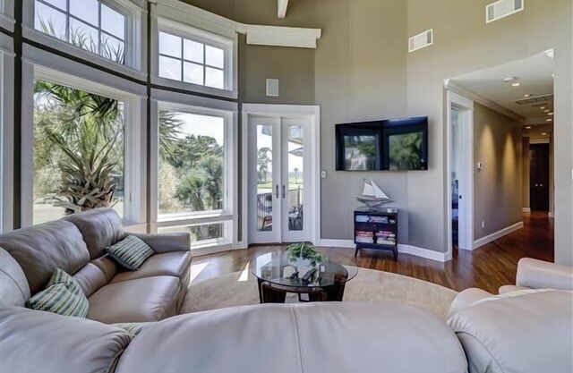 Spacious 5-Bdrm home w/stunning views of Harbour Town golf course in Sea Pines